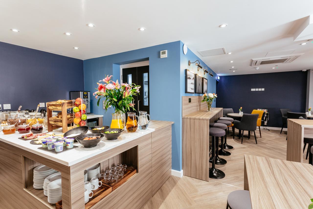 Oliver Plaza Hotel London Bagian luar foto